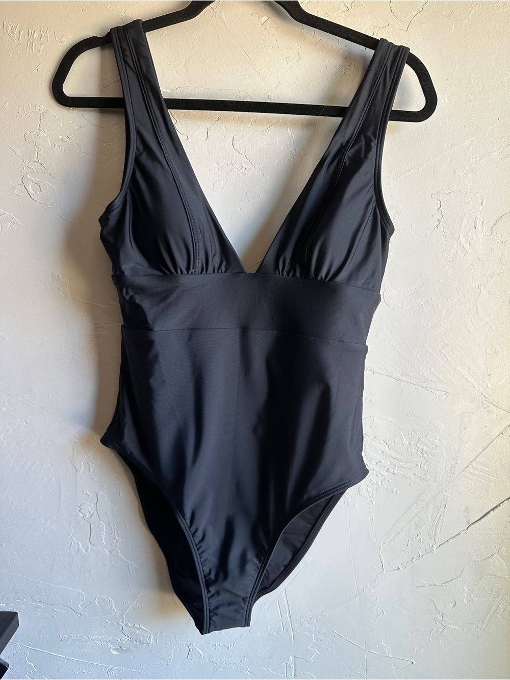 Quince Black Italian Plunge One Piece Minimalist Sustainable Resort Swim NWT M